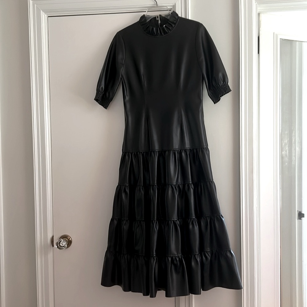 Elegant Black Sheath Dress 3/4 Cuffed Sleeves Crew Neck